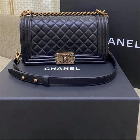 chanel boy 10 ราคา